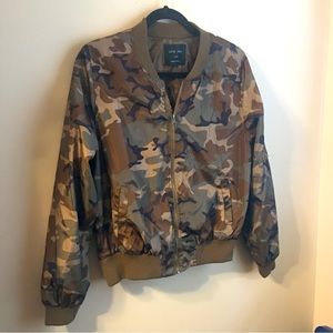 Love Tree Camo Jacket Size Large